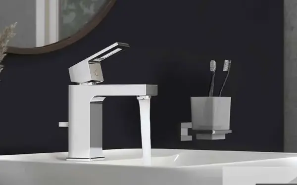 Bathroom & Kitchen